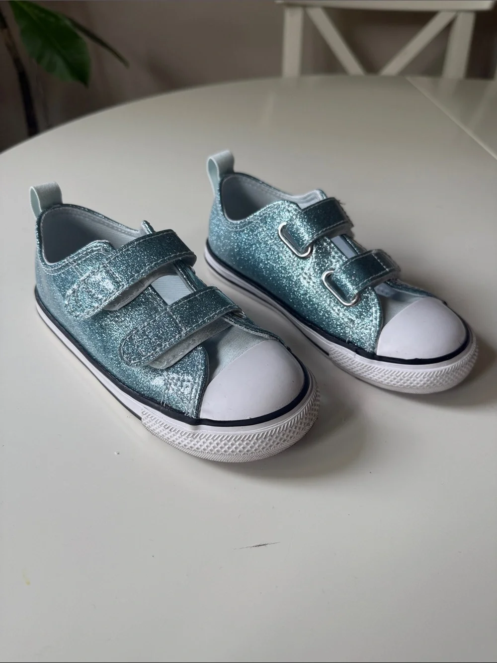 Converse Kids Glitter Velcro Sneakers in Teal Sparkle